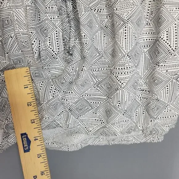 Old Navy Romper Womens Medium Geometric Print Button Front Shorts Rayon Playsuit - Picture 10 of 14